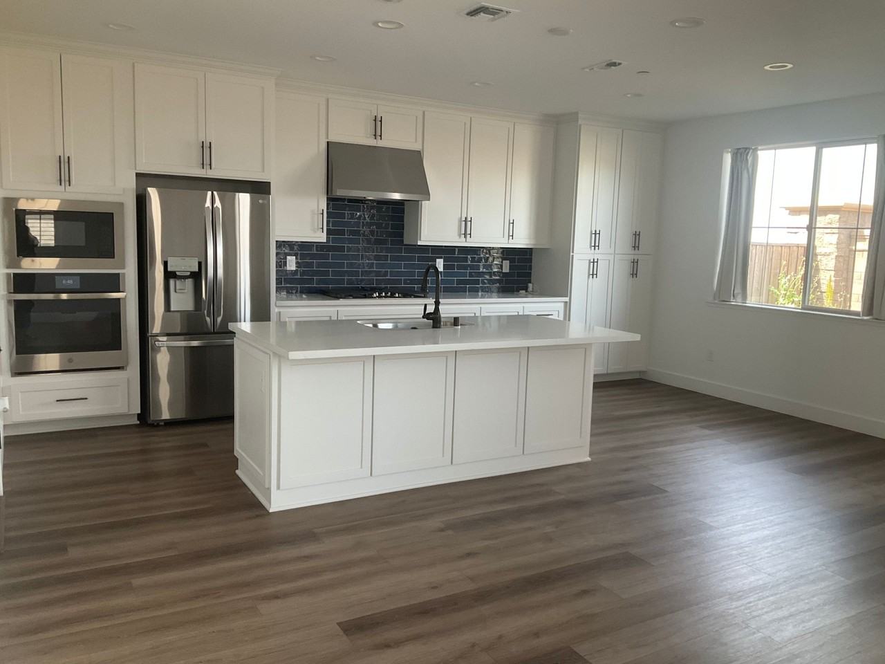 49 W Piazza St - Photo 2 of 10