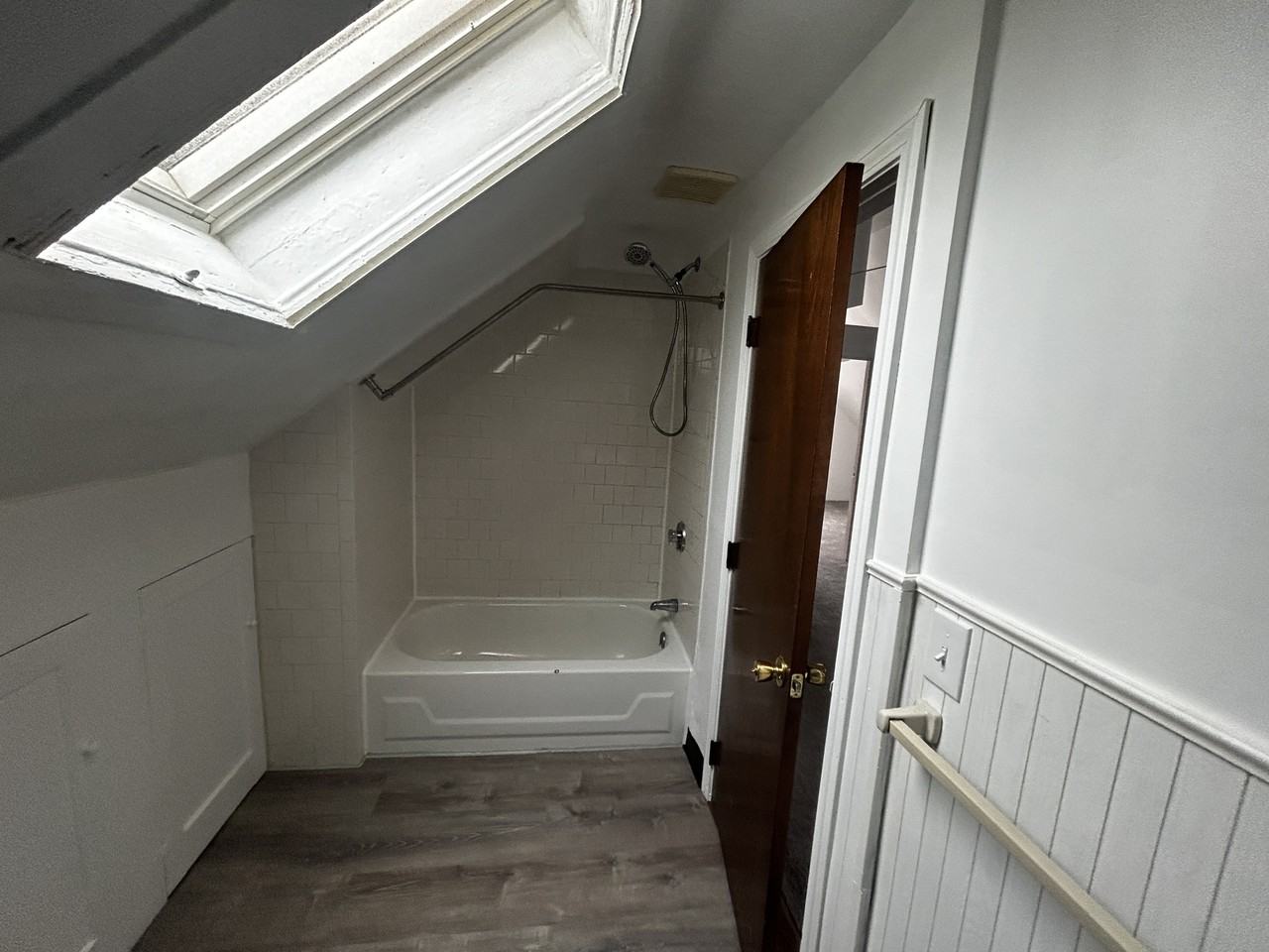 389 Bullocks Point Ave - Photo 6 of 8