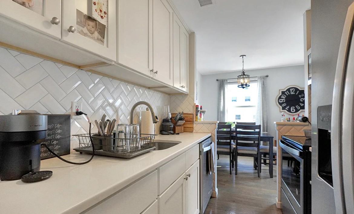 149 Cortelyou Ave - Photo 2 of 8