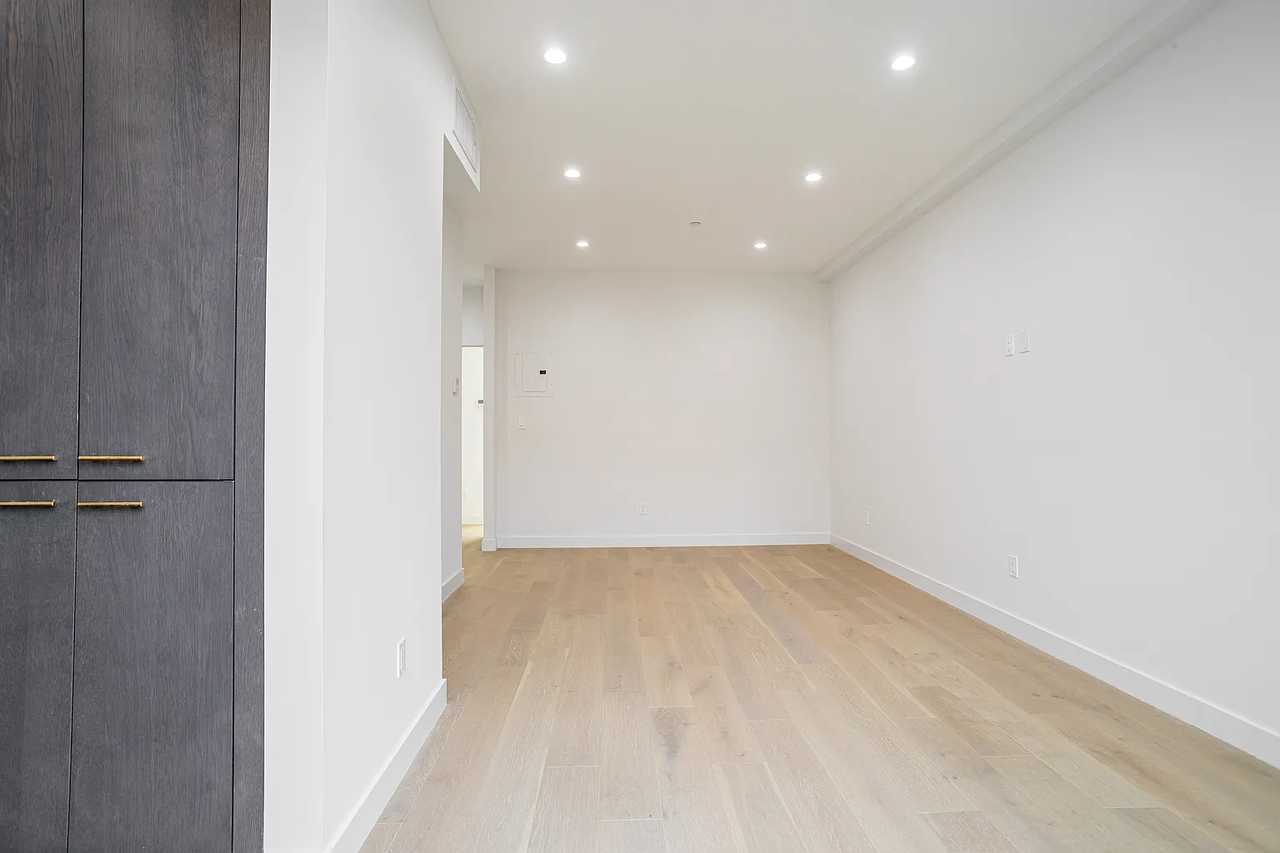 3017 Brighton 8th St #3A - Photo 2 of 10