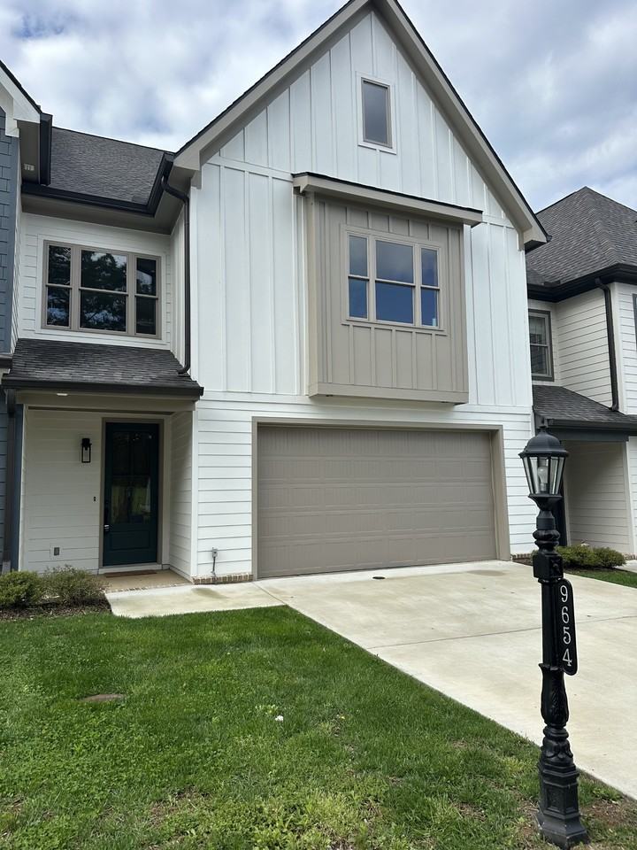 9654 Dutton Ln - Photo 3 of 35