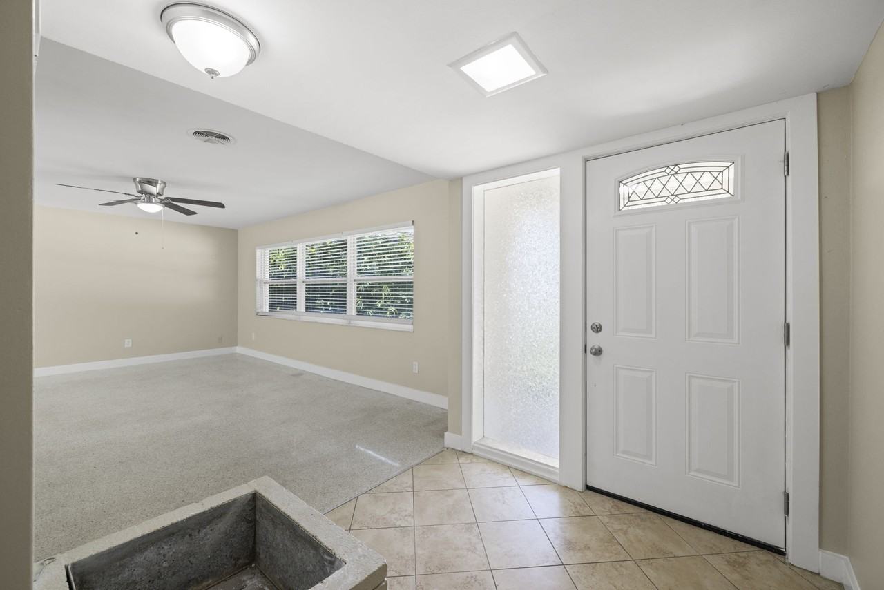 1530 Price Cir - Photo 5 of 31