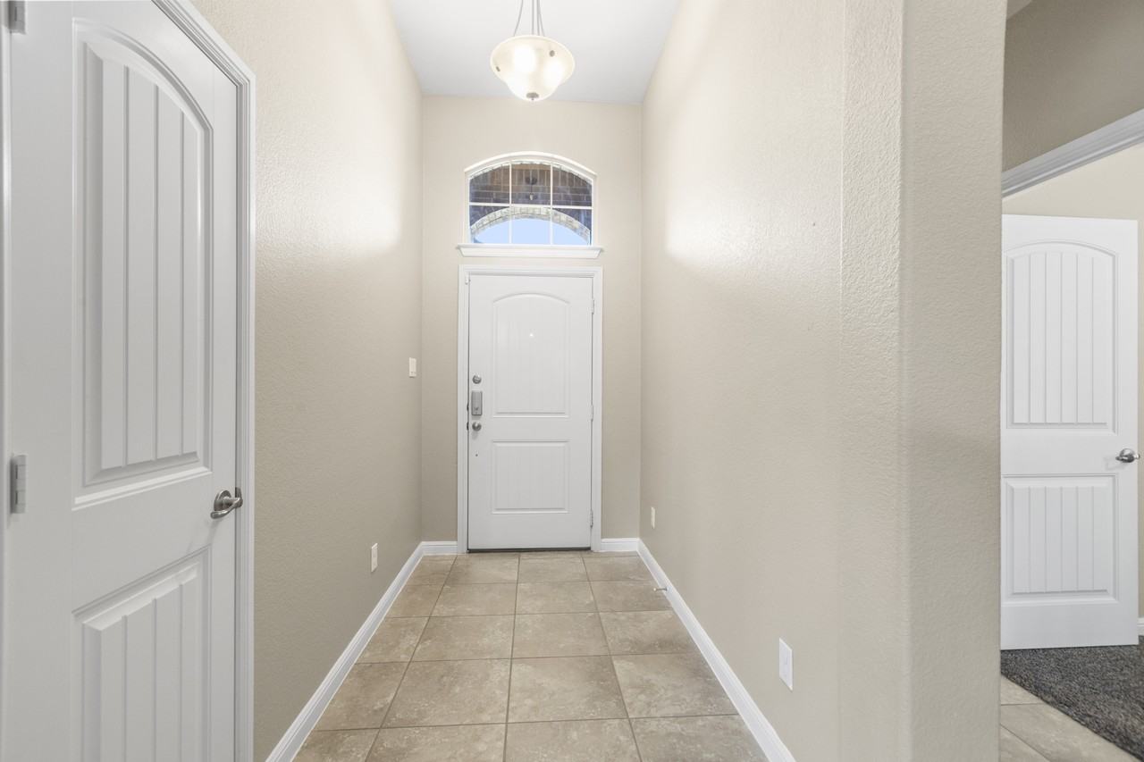 4932 Sugarcane Ln - Photo 2 of 24