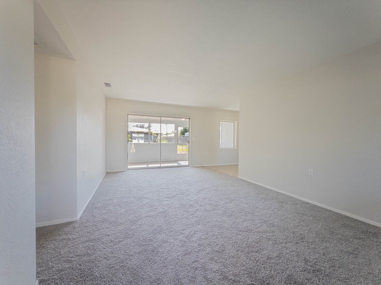 2487 N Cochrane Rd - Photo 3 of 39