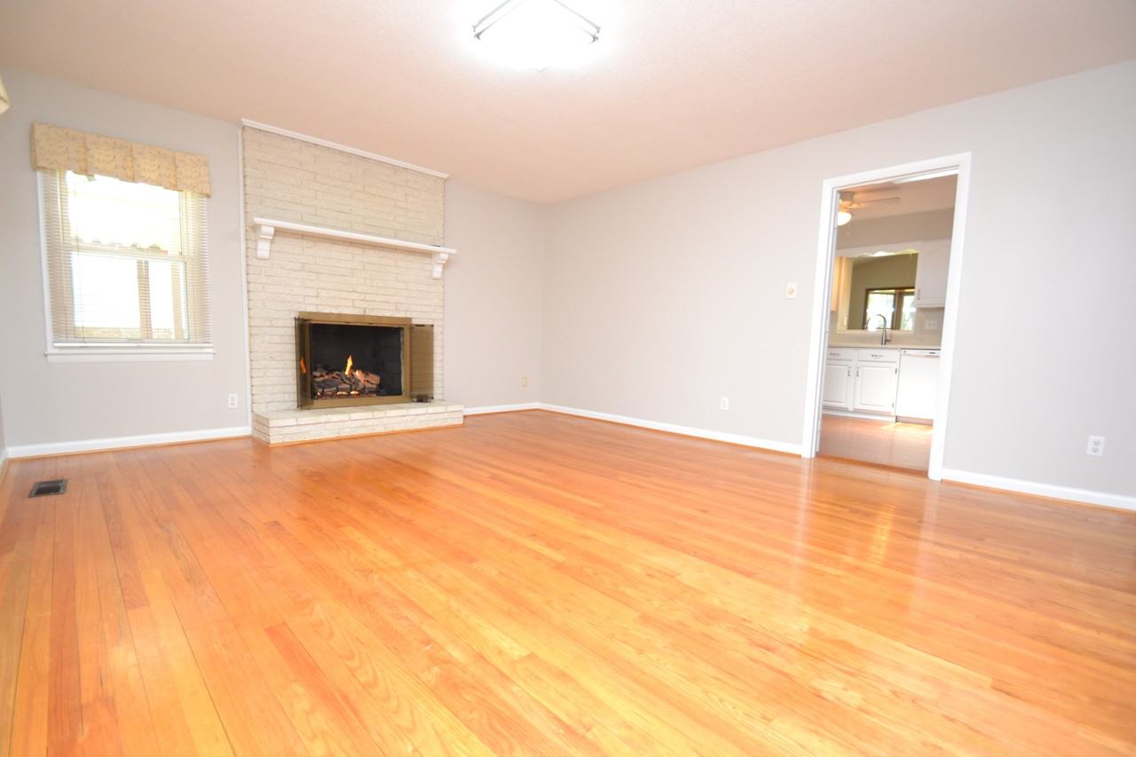 806 Kingswood Dr - Photo 2 of 47