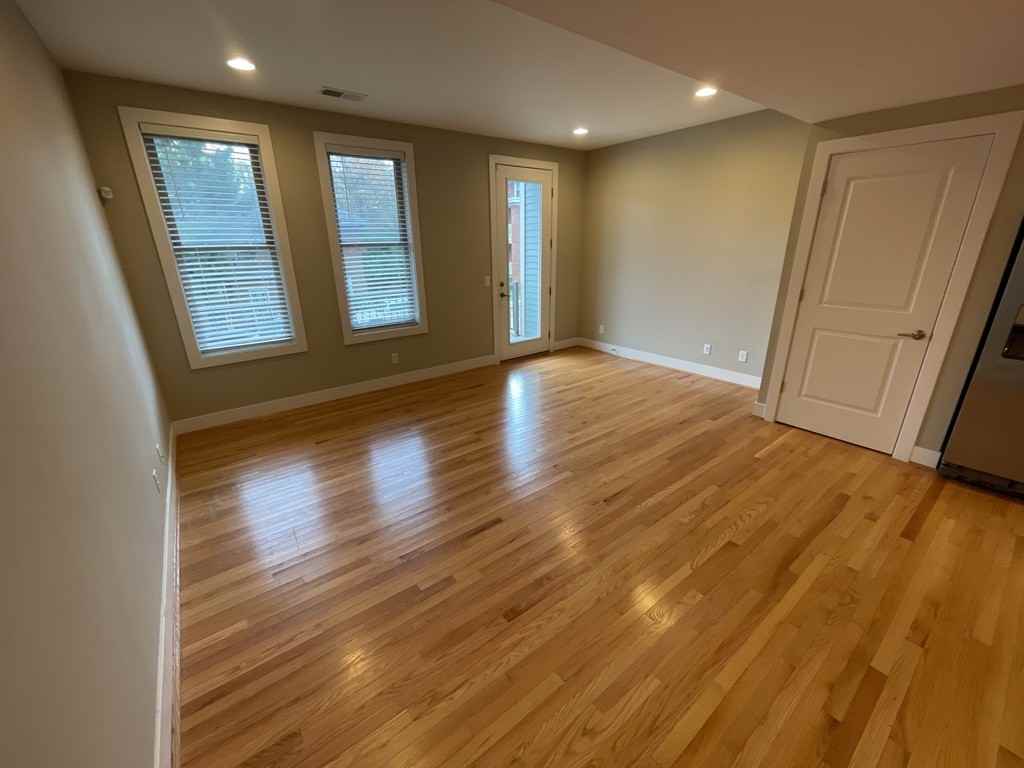 426 Northern Ave - Photo 2 of 12