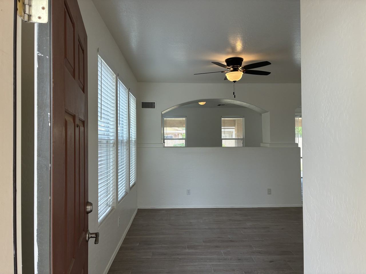 14862 W Laurel Ln - Photo 4 of 50