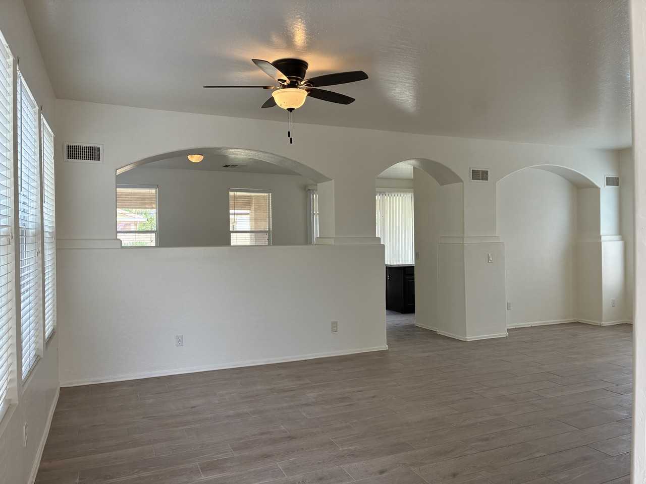14862 W Laurel Ln - Photo 5 of 50