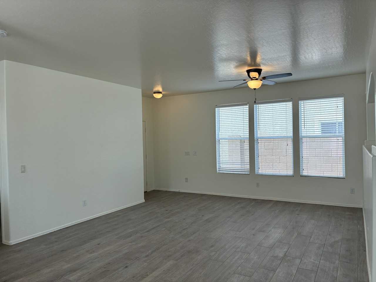 14862 W Laurel Ln - Photo 6 of 50