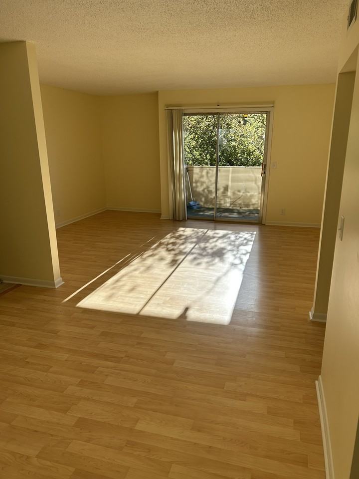 515 Basswood Ave #B27 - Photo 3 of 15