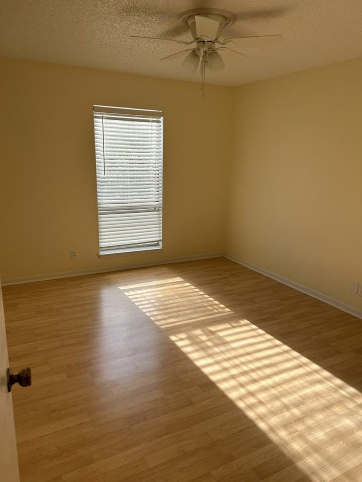 515 Basswood Ave #B27 - Photo 6 of 15