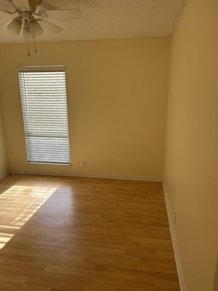 515 Basswood Ave #B27 - Photo 7 of 15