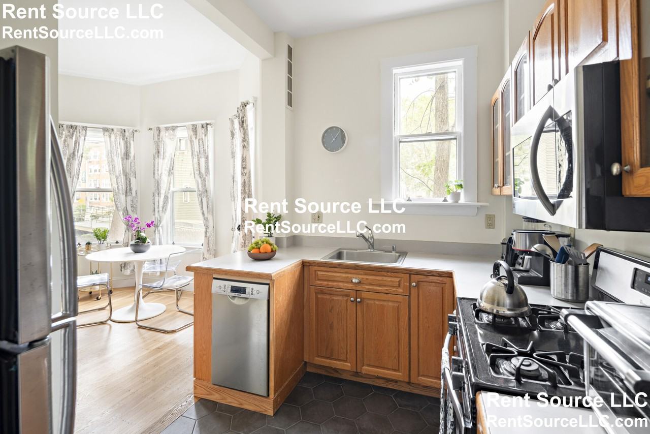 1617 Massachusetts Ave #3 - Photo 4 of 21