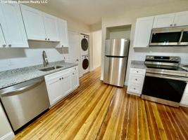 featured image of 207 Princeton St #1