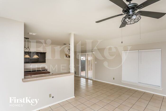 6927 Misty Meadow Ln - Photo 3 of 15