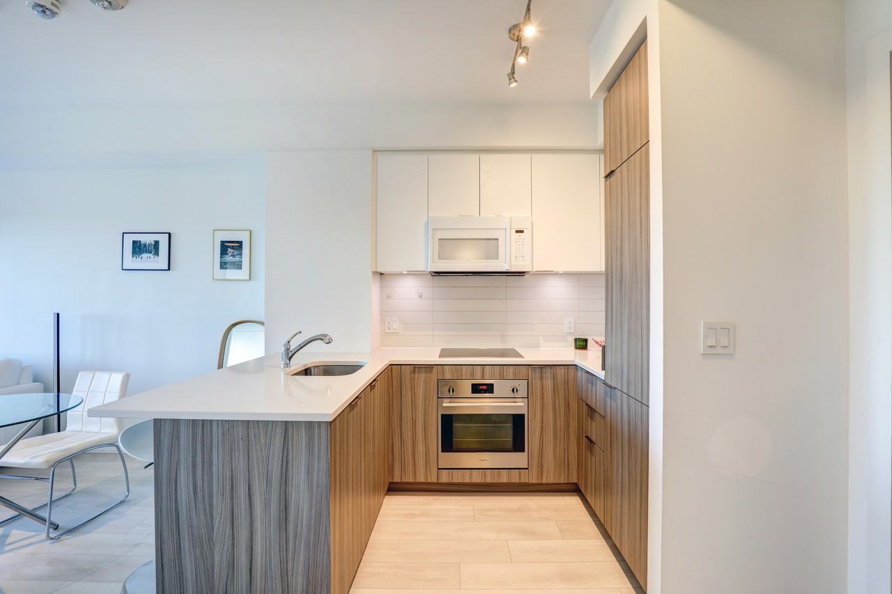 223 Saint Clair Avenue West #709 - Photo 2 of 28