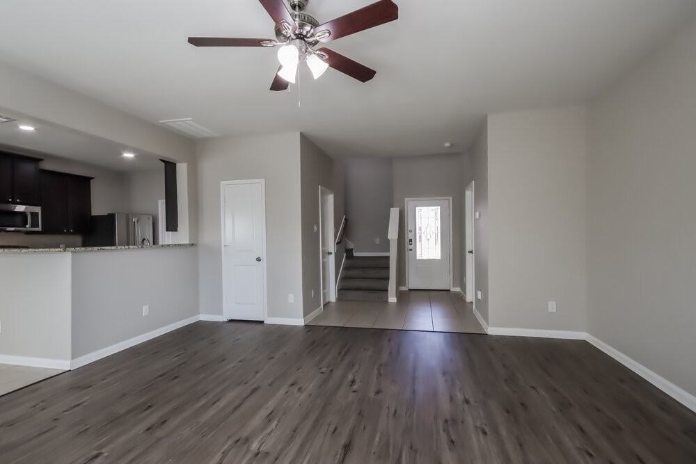7670 Dragon Pearls Ln - Photo 5 of 17