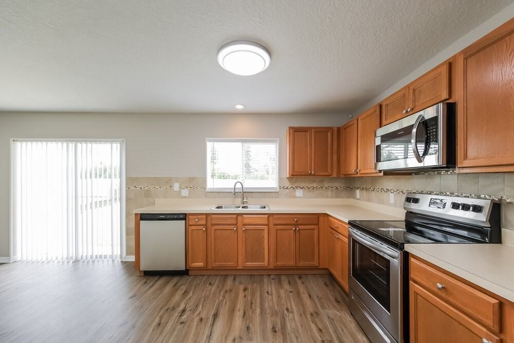 4703 Hardy Mills St - Photo 7 of 17