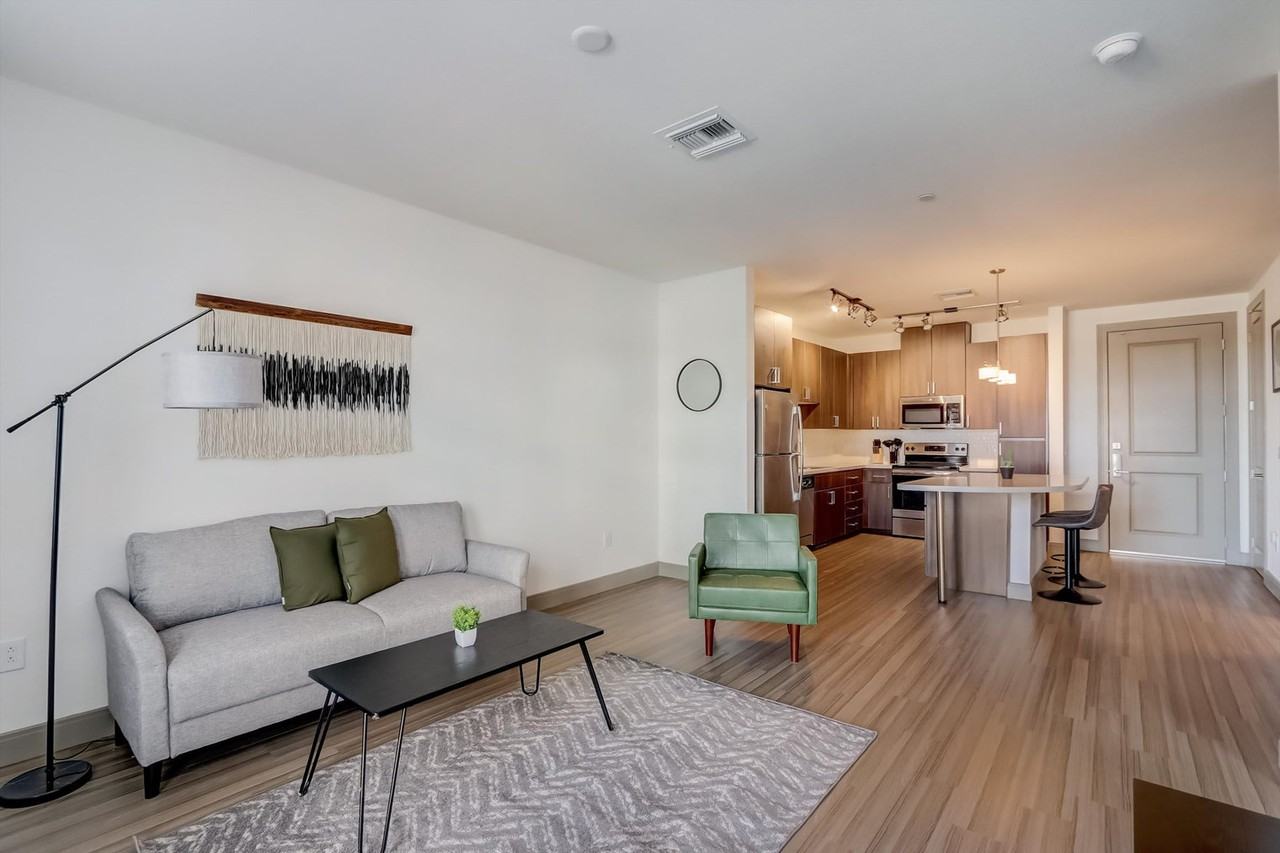 555 N College Ave #1014608P - Photo 4 of 31