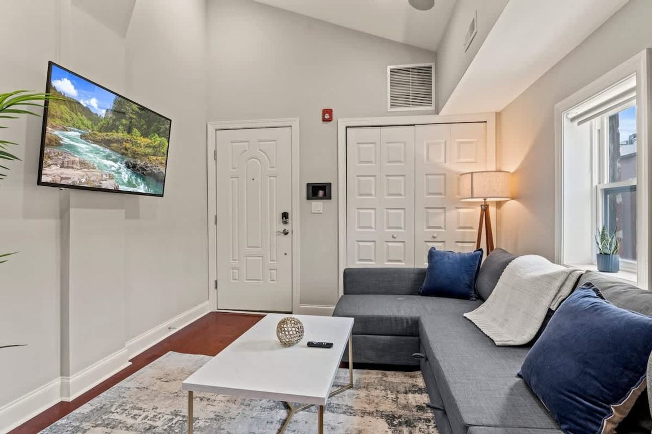 606 S 2nd St #1057050P - Photo 2 of 13