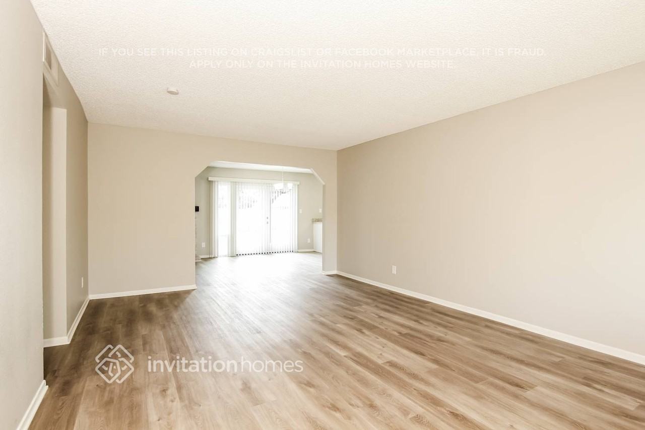 5433 W Altadena Ave - Photo 4 of 17