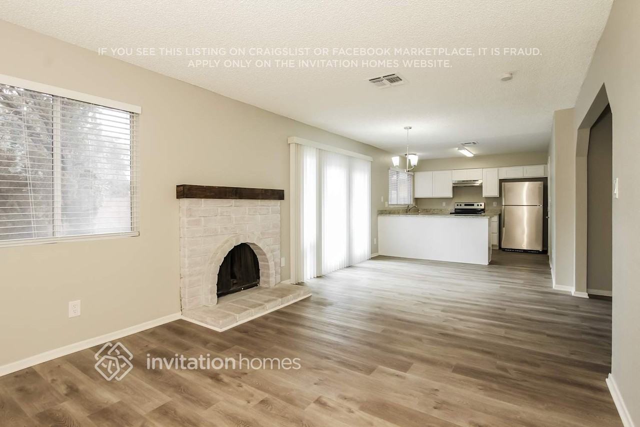 5433 W Altadena Ave - Photo 6 of 17