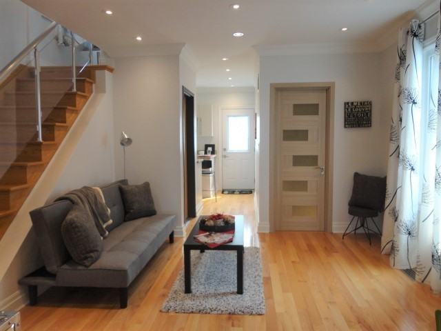 33 Connaught Avenue - Photo 2 of 19