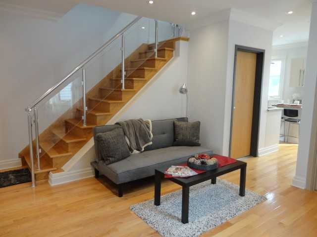 33 Connaught Avenue - Photo 3 of 19