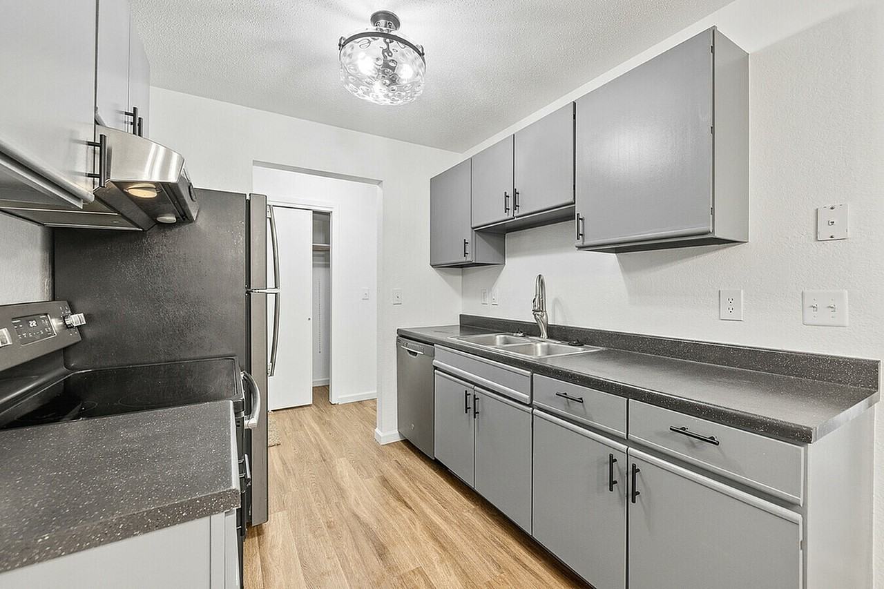 Sheridan Lake Apartments - Photo 2 of 23