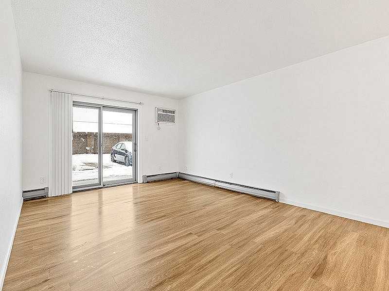 Sheridan Lake Apartments - Photo 4 of 24