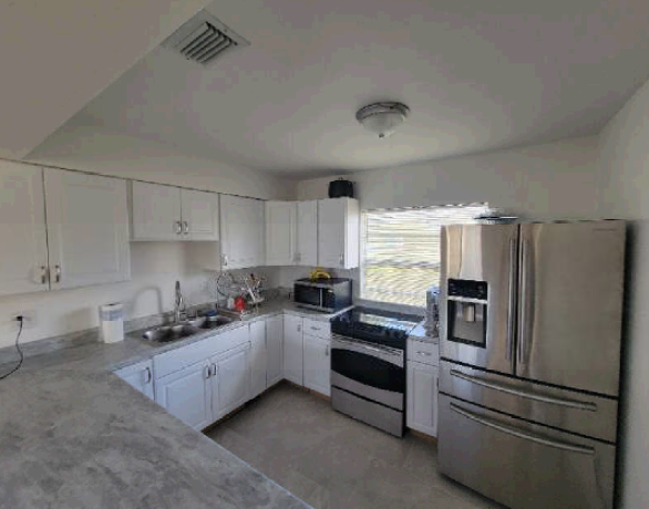 701 Coolidge Ave #MAIN - Photo 4 of 10