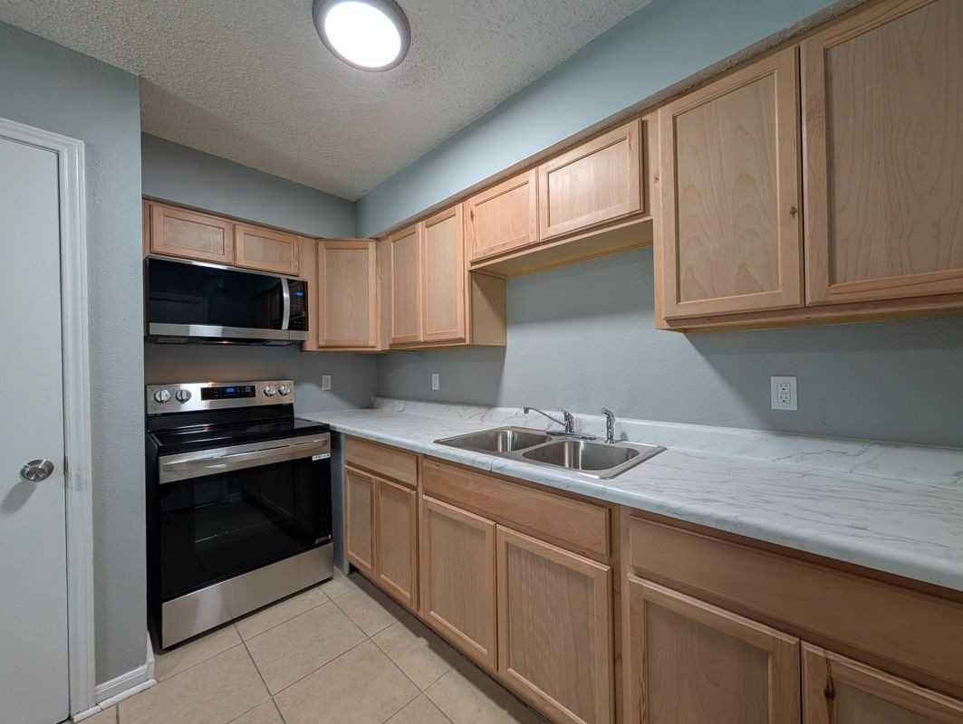 2113 S Sugar Ridge Rd - Photo 7 of 12