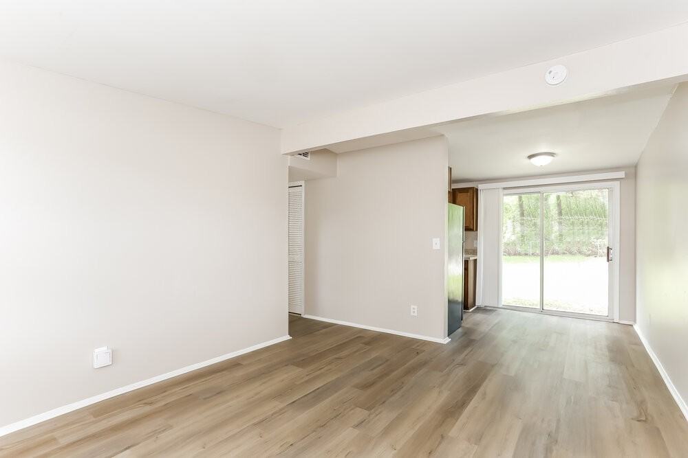 1009 Beckner Ave - Photo 3 of 16