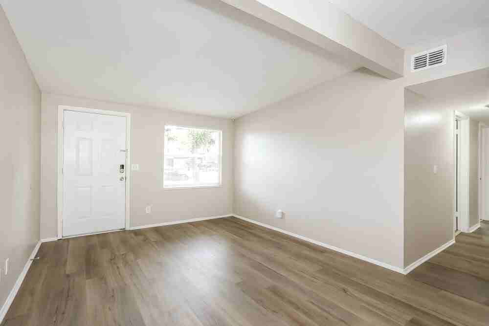 1009 Beckner Ave - Photo 4 of 16