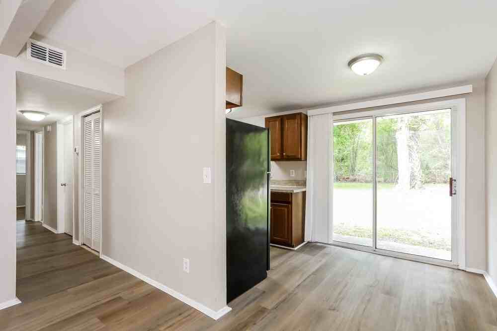 1009 Beckner Ave - Photo 5 of 16