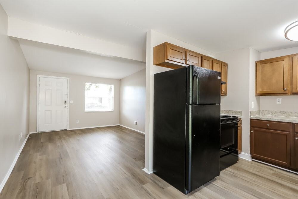 1009 Beckner Ave - Photo 6 of 16