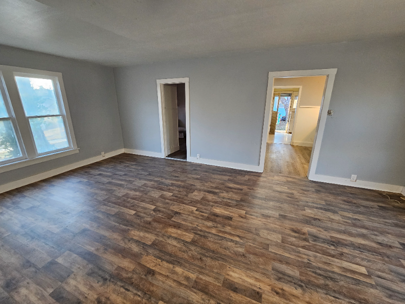 221 S 13th St - Photo 3 of 8