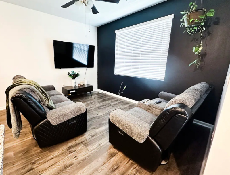 338 Bisham Ct - Photo 3 of 13