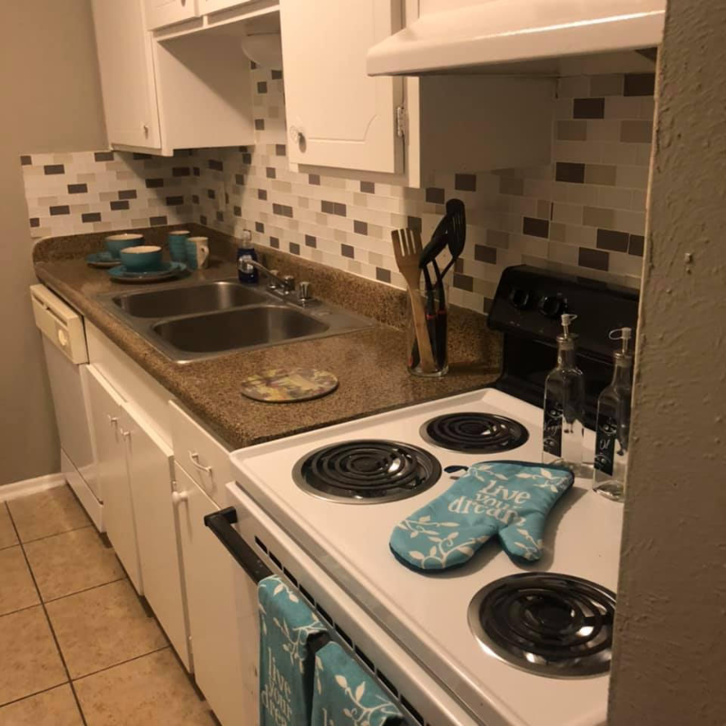 1023 W Pioneer Pkwy - Photo 5 of 14