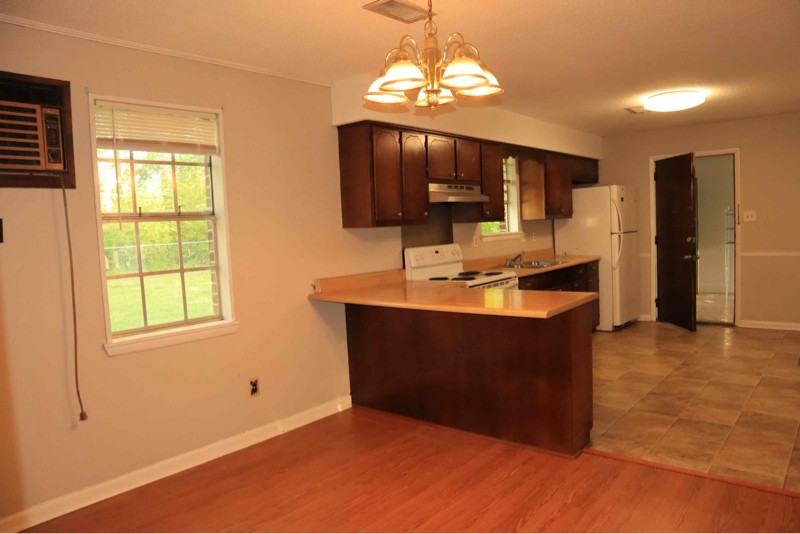 528 Ruby Johnson Dr - Photo 3 of 10