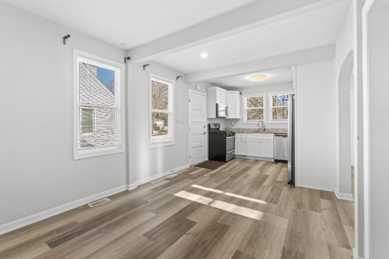 2731 Keller Ave - Photo 2 of 18