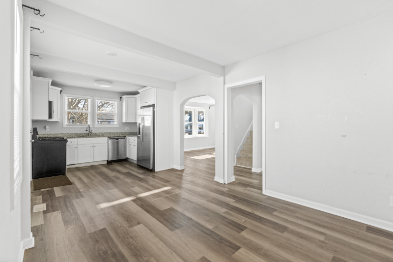 2731 Keller Ave - Photo 3 of 18