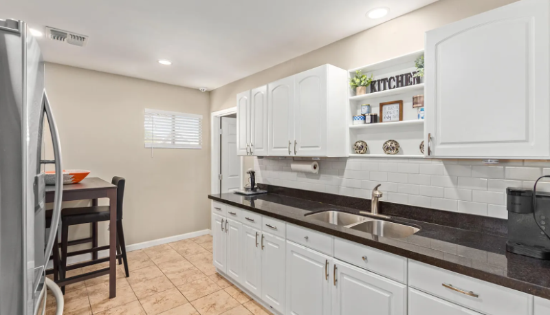 1006 N Park Ave - Photo 3 of 12