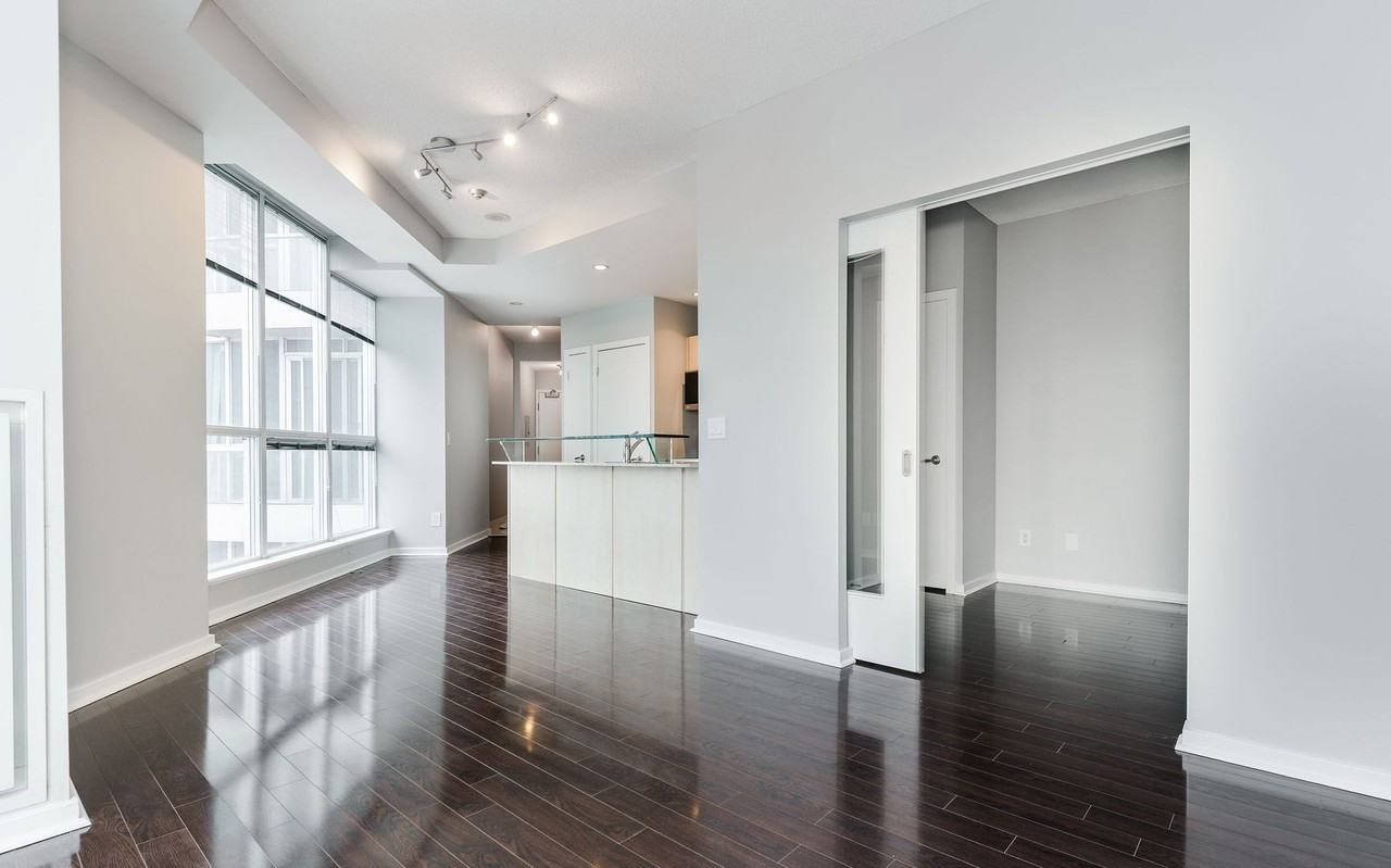 208 Queens Quay West #2712 - Photo 6 of 19