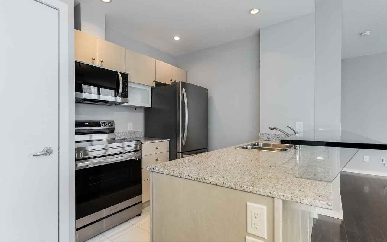 208 Queens Quay West #2712 - Photo 7 of 19