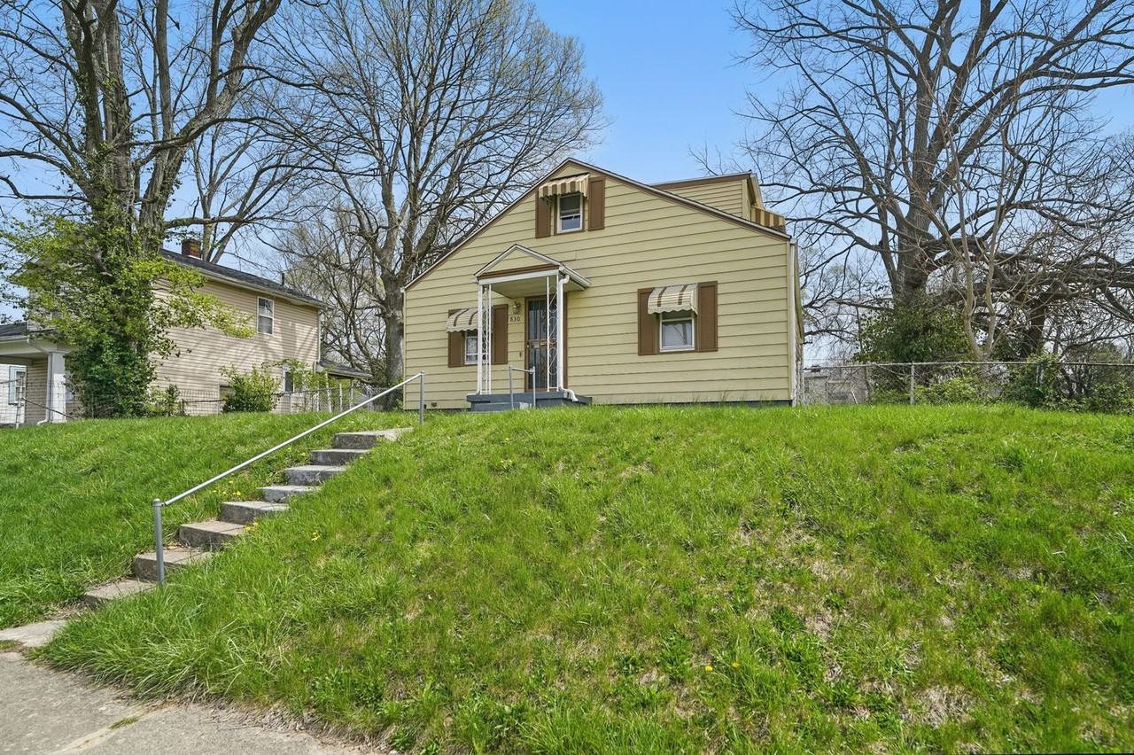 830 N Upland Ave - Photo 3 of 37