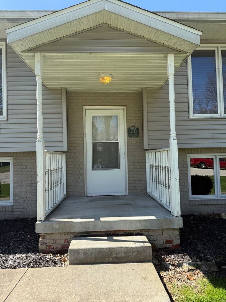 4445 N Deer Park Dr - Photo 2 of 30