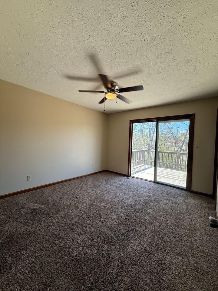 4445 N Deer Park Dr - Photo 4 of 30