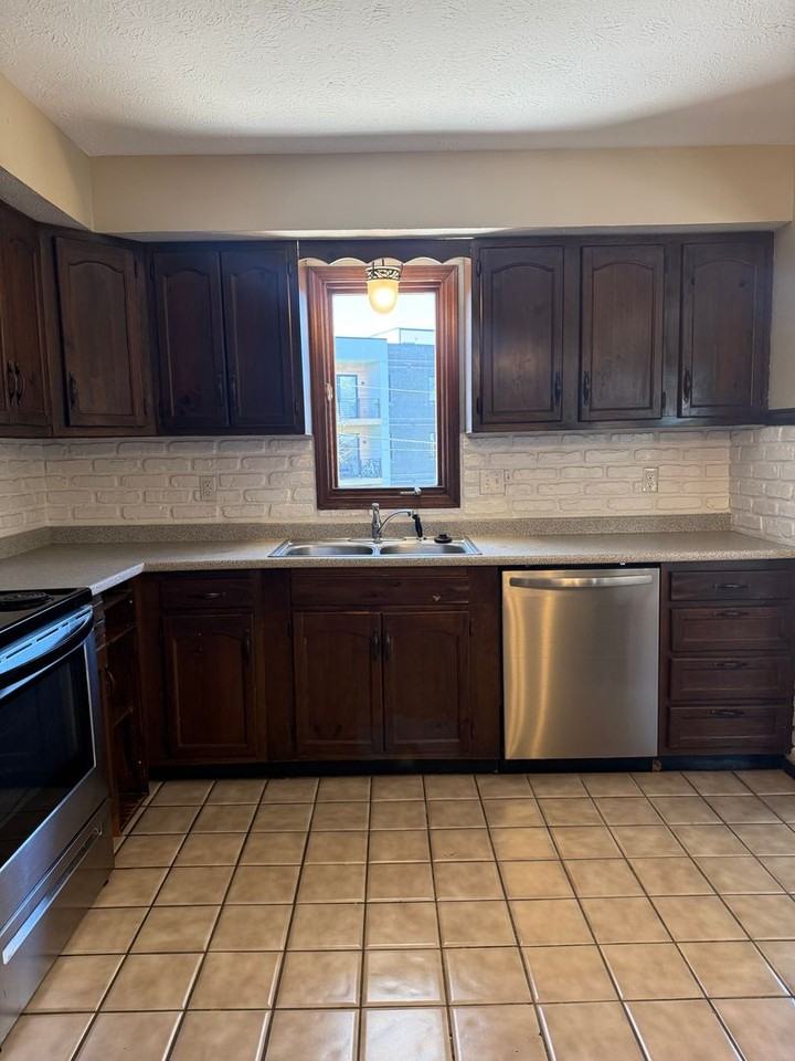 4445 N Deer Park Dr - Photo 6 of 30