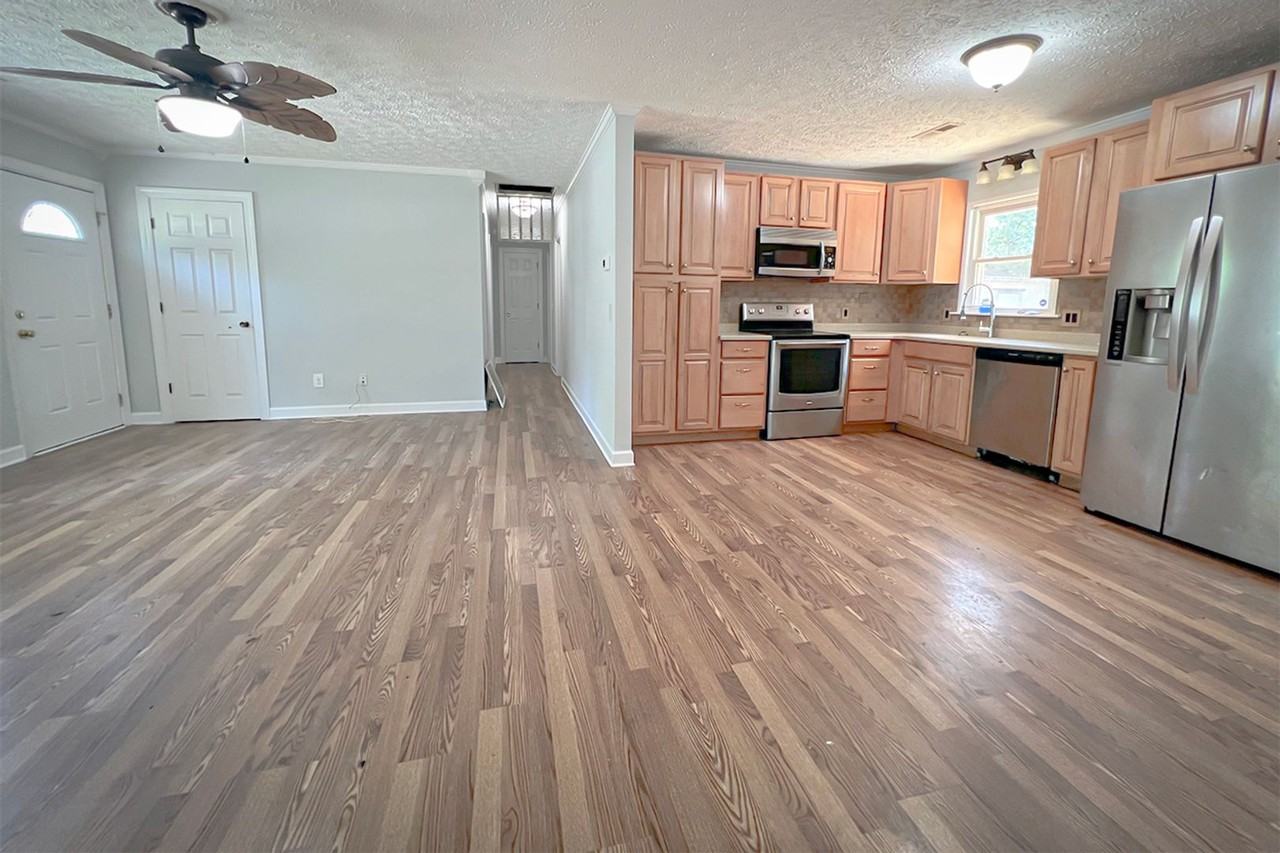 906 Fitzgerald Dr - Photo 3 of 26